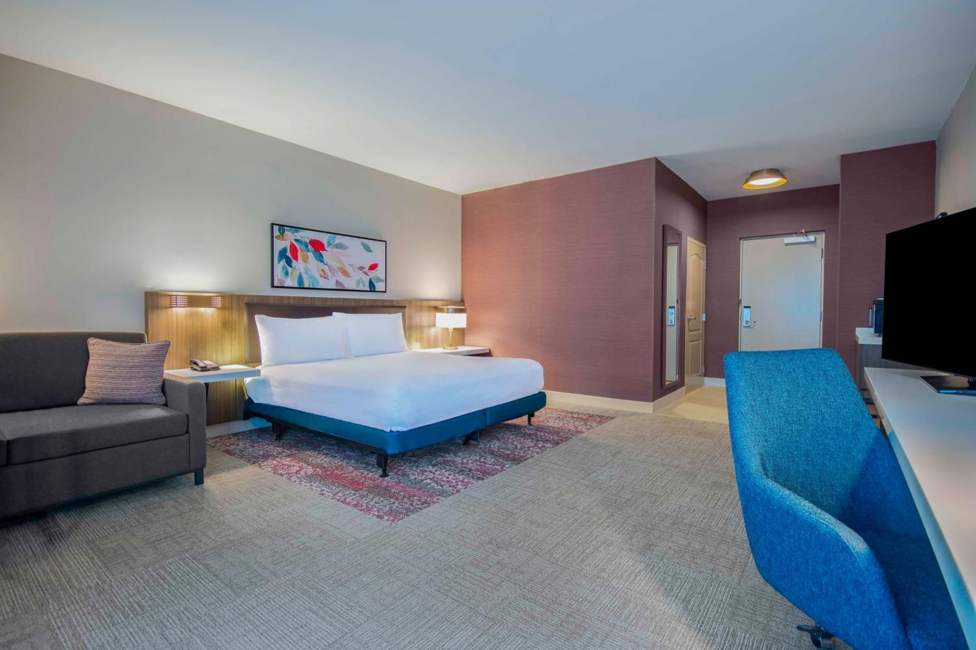 Hilton Garden Hotel 3*